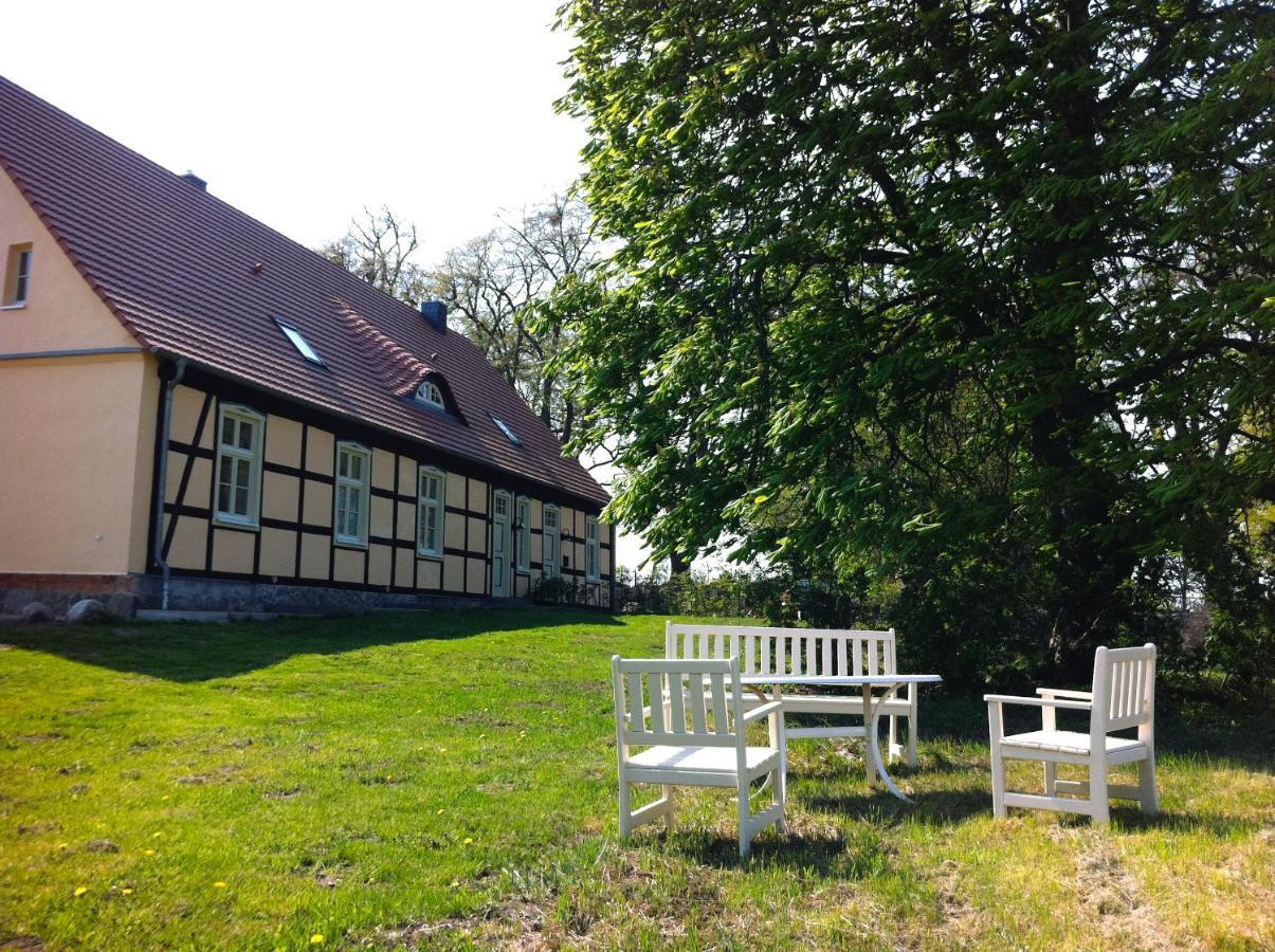 Altes Pastorat Schwichtenberg Borrentin ภายนอก รูปภาพ